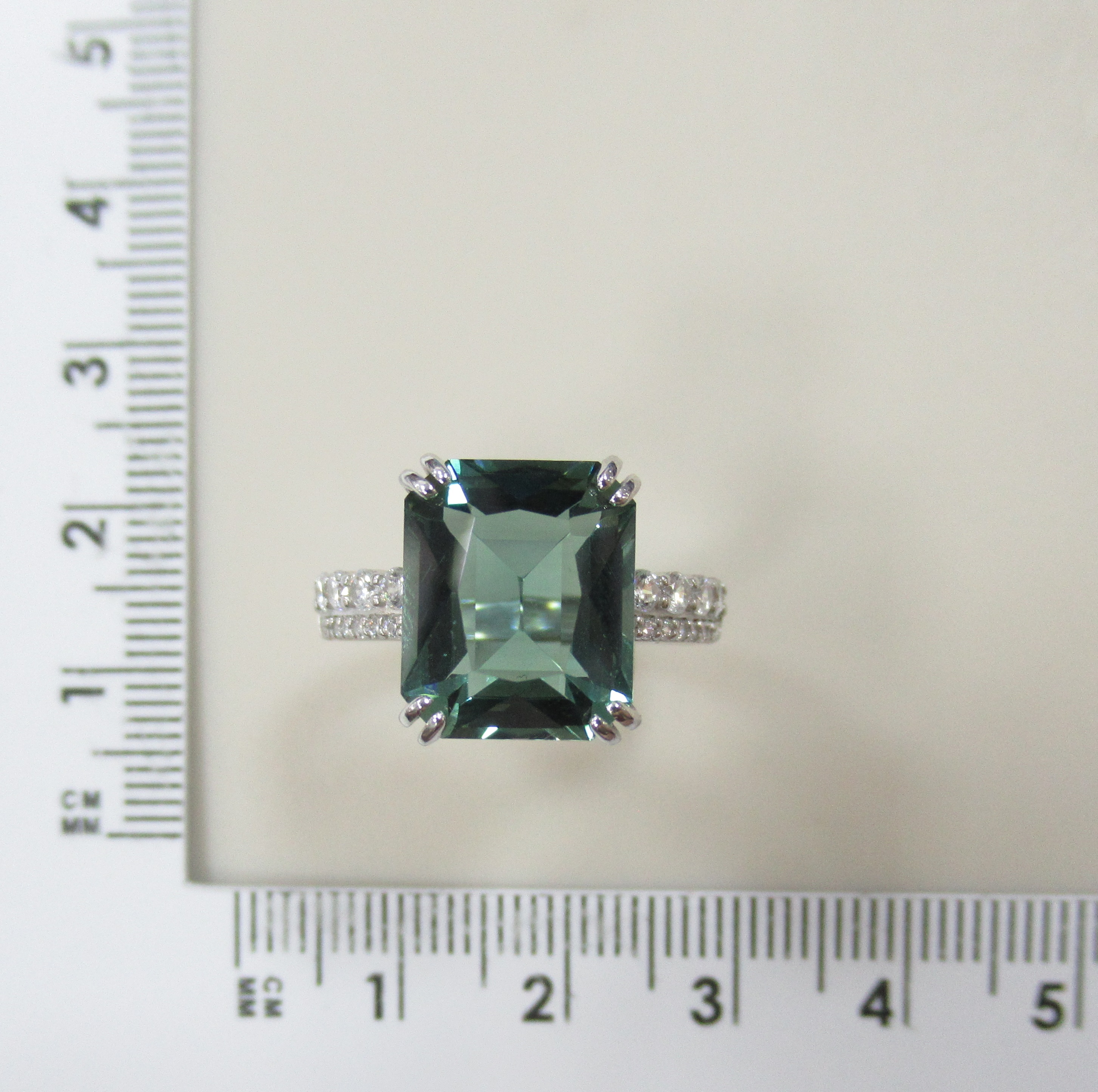 Серебряное кольцо с празиолитом